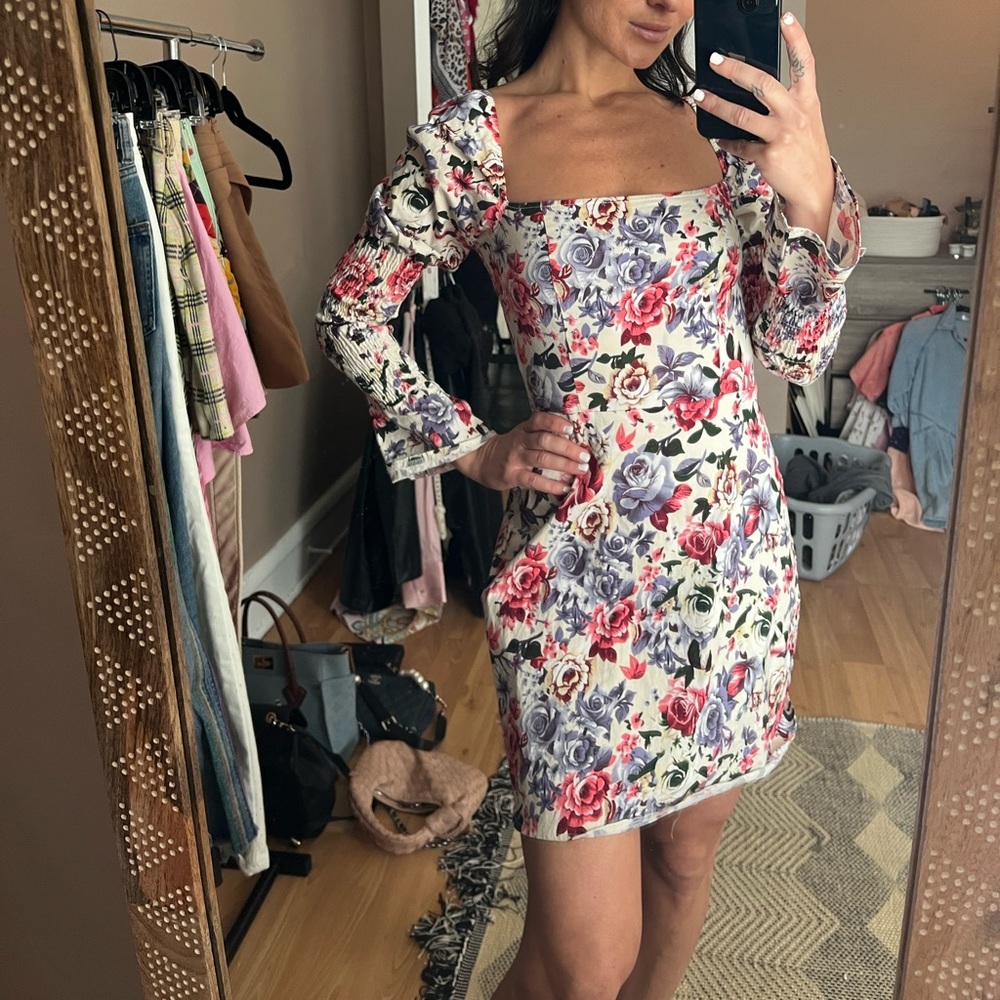 Puff sleeve size 4 dress